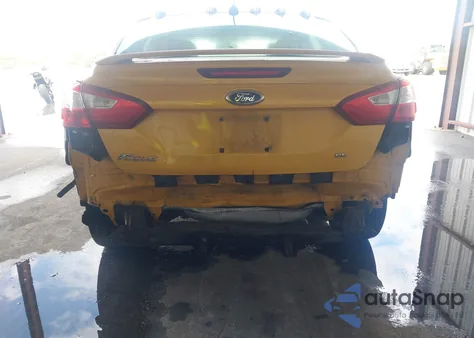 2012 Ford Focus Se z USA, uszkodzony, nr VIN 1FAHP3F25CL232076